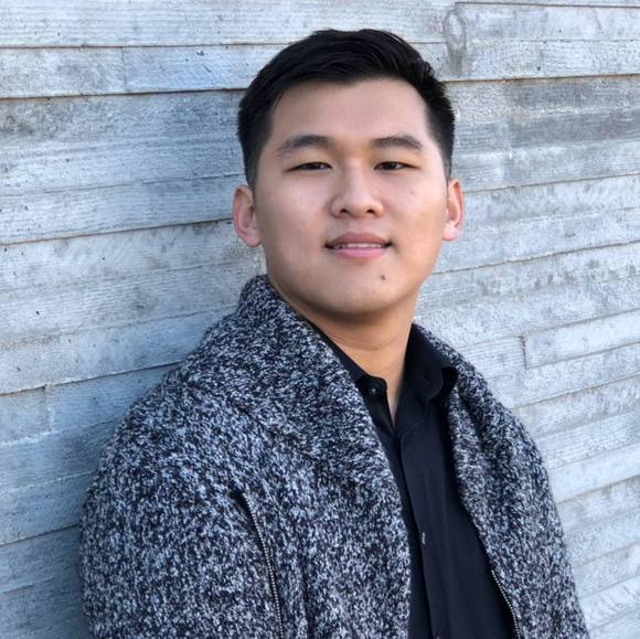 Profile Picture of Davin Moua (@mouadavin) on Poshmark