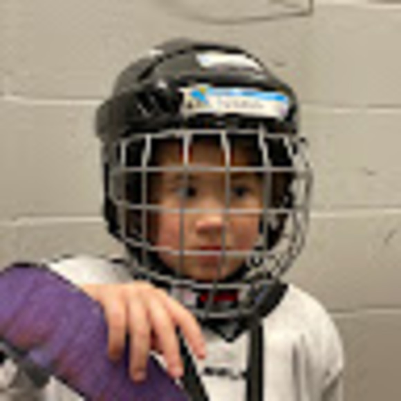 Profile Picture of Nicola Sutton (@nicolasutton) on Poshmark