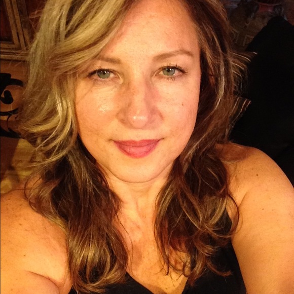 Profile Picture of Lydia Sveda (@lmsveda) on Poshmark