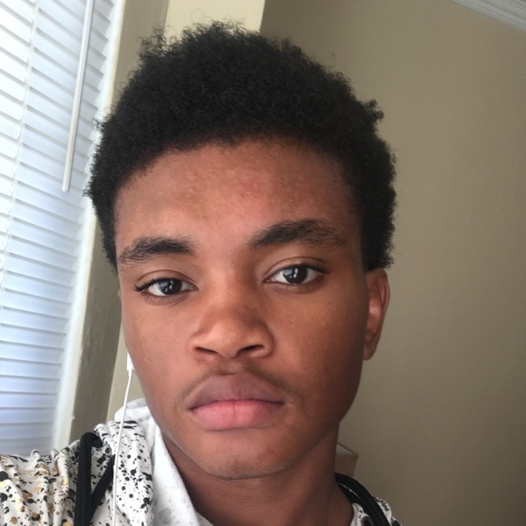 Profile Picture of Joshua Myers (@capswagg) on Poshmark