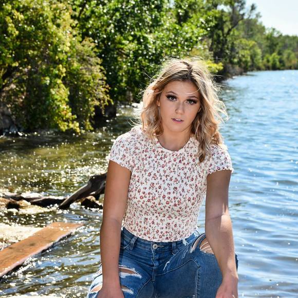 Profile Picture of Mandie Nordell (@huntergurl) on Poshmark