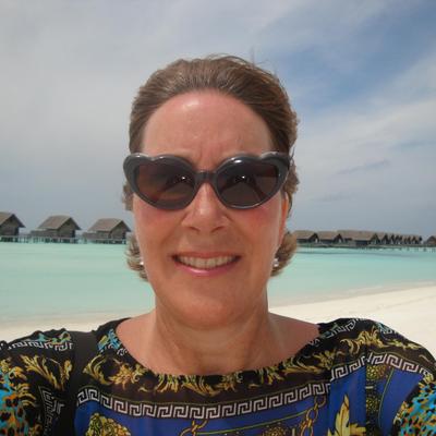 Profile Picture of Laurie James (@Travel_Laurie) on Twitter
