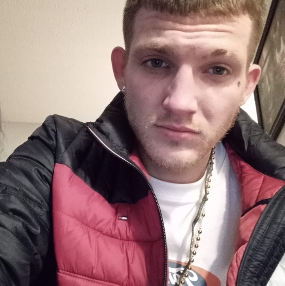 Profile Picture of Cody Saunders (@cody_alan) on Poshmark