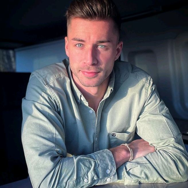 Profile Picture of michealstone (@michealstone67) on Tiktok