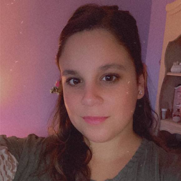 Profile Picture of Cristina Siderio (@cristinasid) on Poshmark