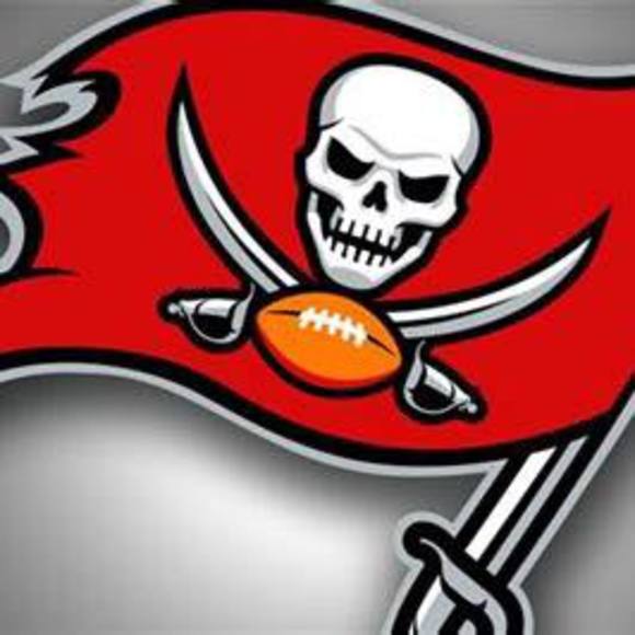 Profile Picture of Matthew Mayhugh (@matthewmayhugh) on Poshmark