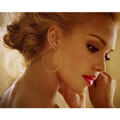 Profile Picture of Helen Beauty (@helenbeaty) on Twitter