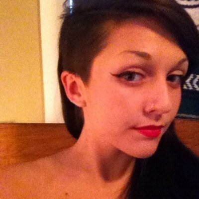 Profile Picture of Cassie Larsen (@lassiecarsen) on Twitter