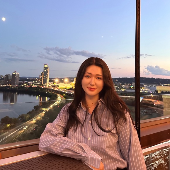 Profile Picture of Han Hye won (@minie816) on Poshmark