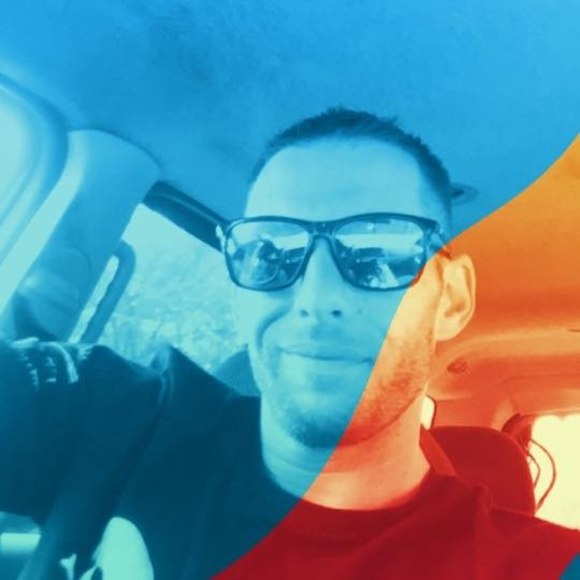 Profile Picture of Daniel Dundon (@dundon420) on Poshmark