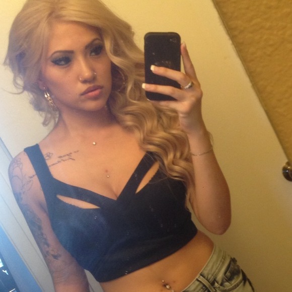 Profile Picture of Lena Nguyen (@lenavnguyen) on Poshmark