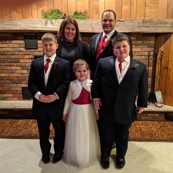 Profile Picture of Jenny Binversie (@wigirl6001) on Poshmark