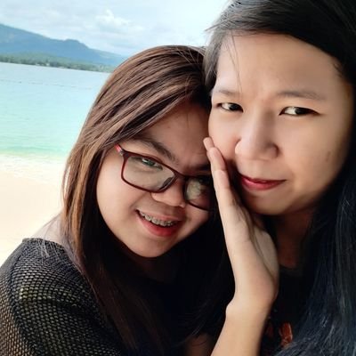 Profile Picture of Pat B(ee). 💛💙¹³ (@patriciaswift06) on Twitter