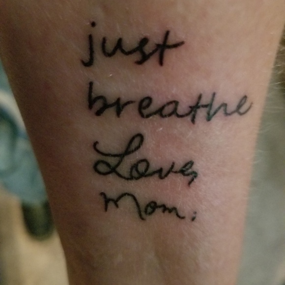 Profile Picture of Julie Roberts (@jaroberts68) on Poshmark