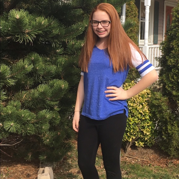 Profile Picture of Emma Moroney (@emmamoroney) on Poshmark