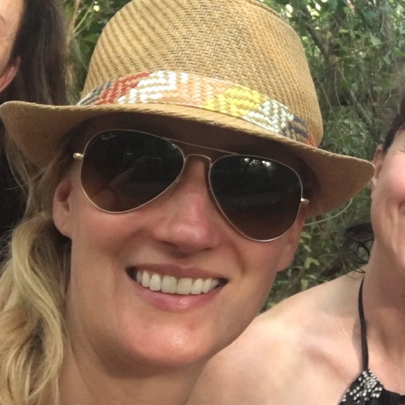 Profile Picture of Cara Jakubiec (@cjakube) on Poshmark