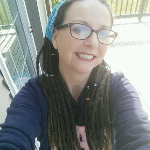 Profile Picture of Tammy Forbear (@vanityplate) on Poshmark