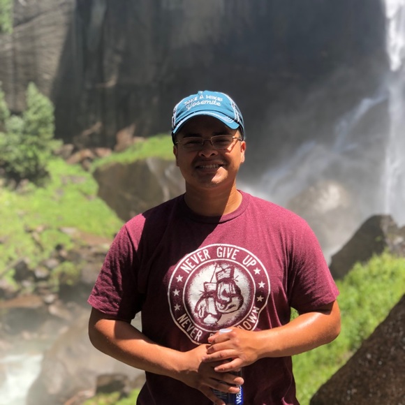 Profile Picture of David Perales (@ptowavy) on Poshmark