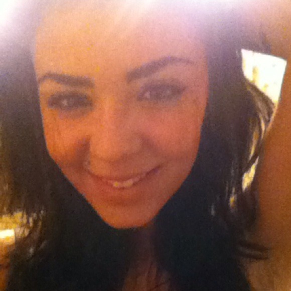 Profile Picture of Array K (@arrayk) on Poshmark