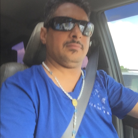 Profile Picture of Wilson Aviles (@wilsonaviles50) on Poshmark