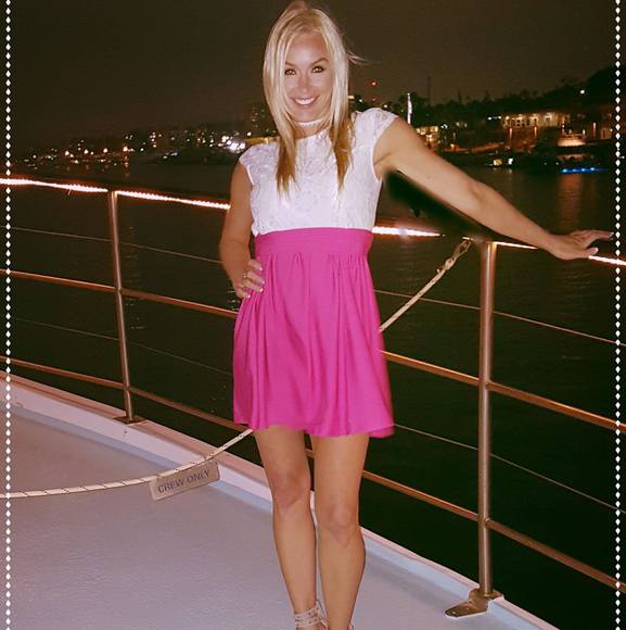 Profile Picture of Jackie Kangas (@vivalashop) on Poshmark