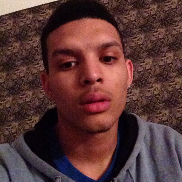 Profile Picture of Andre Peterson (@andre3stack) on Poshmark