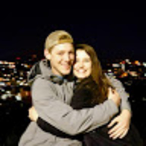 Sara Tanzosh - Poshmark Profile Picture of Sara Tanzosh (@tanzoshs) on Poshmark