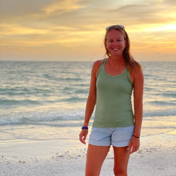 Profile Picture of Kristi Kacanich (@kristikacanich) on Poshmark