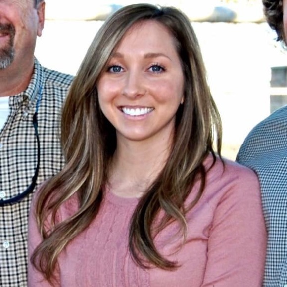 Profile Picture of Regan Roberts (@reganlroberts) on Poshmark