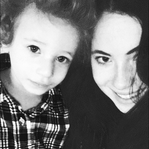 Profile Picture of Lindsay Rumeld (@lrumeld) on Poshmark