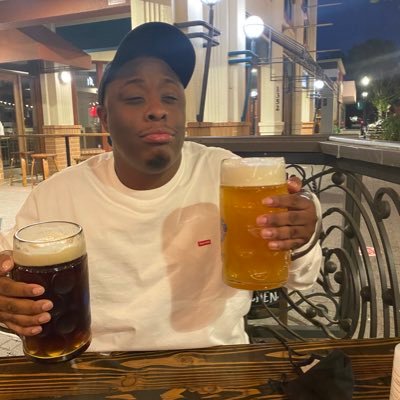 Profile Picture of Max Julian (@Peez_McCartney) on Twitter