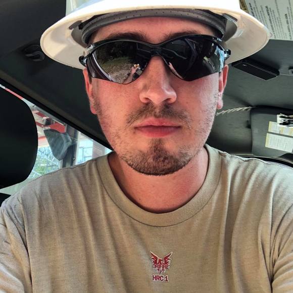 Profile Picture of Travis Hawley (@travishawley635) on Poshmark