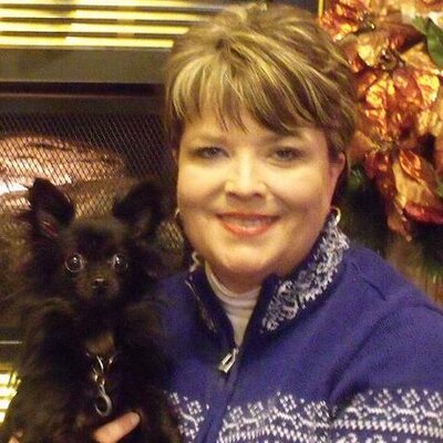 Profile Picture of Wendy Aaron (@SimmernGlimmer) on Twitter
