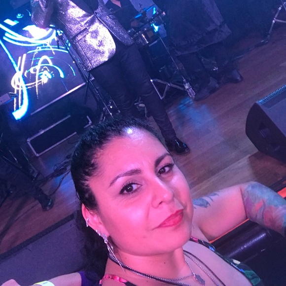 Daniela Ontiveros - Poshmark Profile Picture of Daniela Ontiveros (@danimorito77) on Poshmark