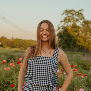 Profile Picture of lily foster (@lilykfoster) on Instagram