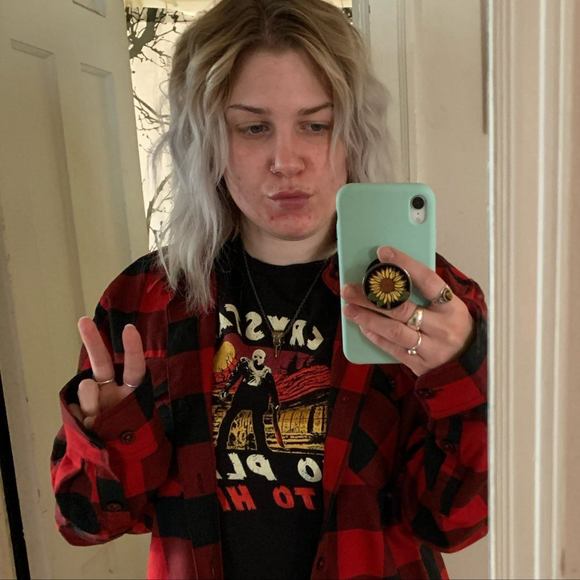 Profile Picture of Hannah Zabka (@hannahzabka) on Poshmark