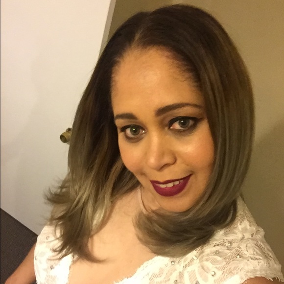 Profile Picture of Rosa Pinales (@robery) on Poshmark