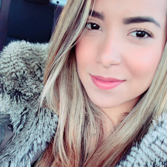 Profile Picture of Maggie Cazorla (@maggiecazorla) on Poshmark