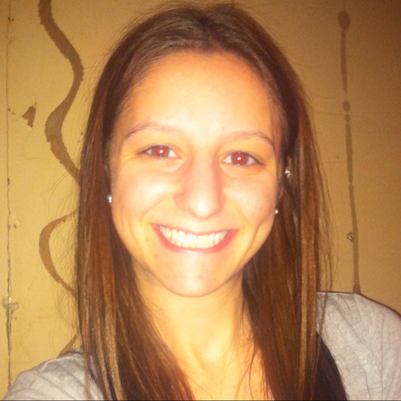 Profile Picture of Amanda Whetzel (@amandaw17) on Poshmark