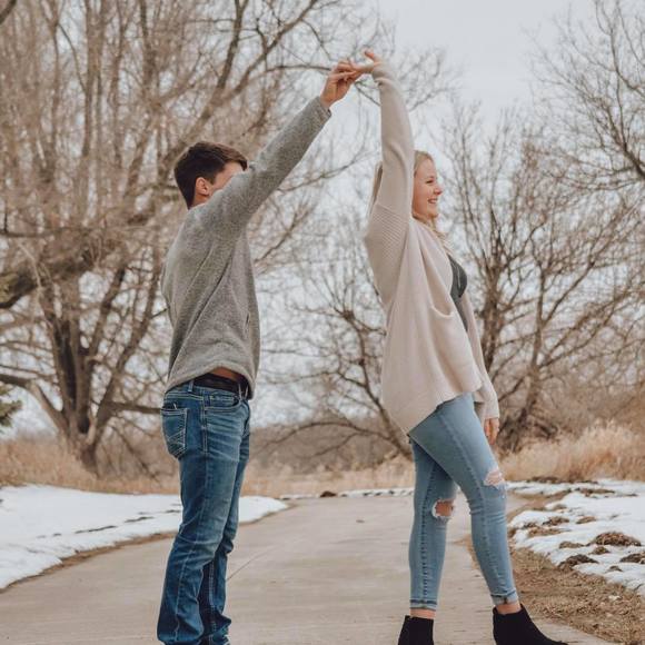 Profile Picture of Haley Mandelkow (@haleymandelkow) on Poshmark