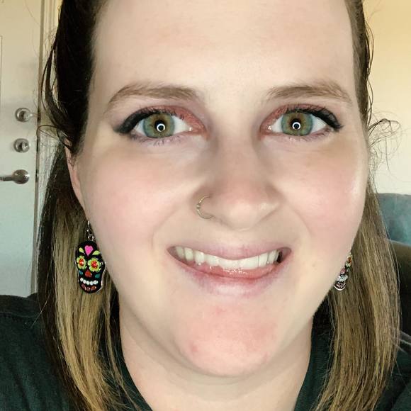 Profile Picture of Chandice Karver (@chandicek) on Poshmark