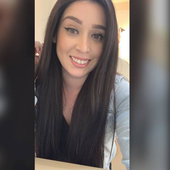 Profile Picture of Yesenia Ceballos (@seniaaf) on Poshmark