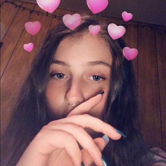 Profile Picture of Natasha Nepveu (@natashanepveu) on Poshmark