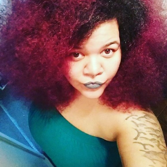 Profile Picture of Amber Ryman (@evolangel2007) on Poshmark