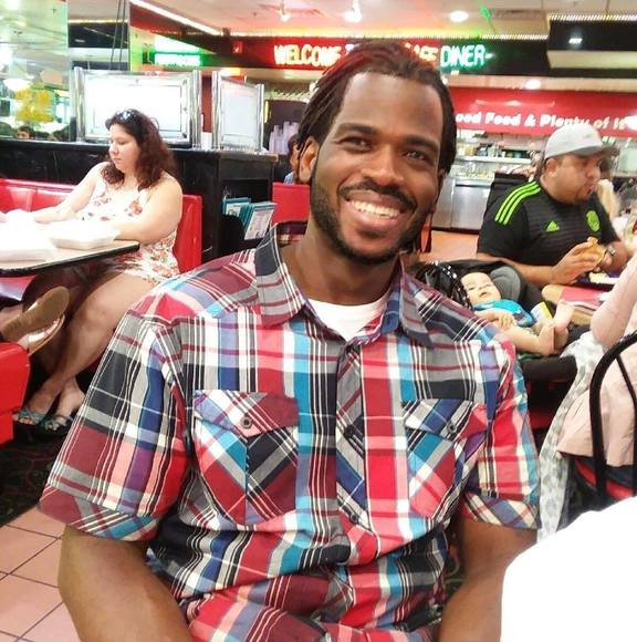 Profile Picture of Tyrome Williams (@lavon262002) on Poshmark