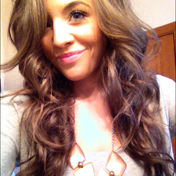 Profile Picture of Noel Mcleary (@noel1425) on Poshmark