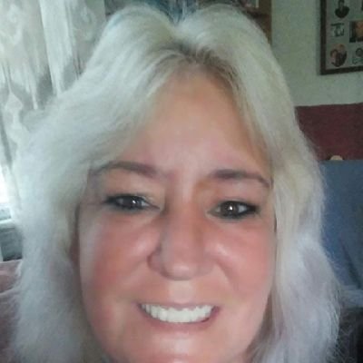 Profile Picture of  🌴OBXgirl72  🇺🇸 MAGA (@amylecroy39) on Twitter