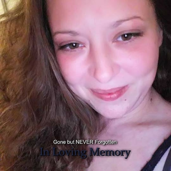 Profile Picture of Laura Barry (@corbran1) on Poshmark