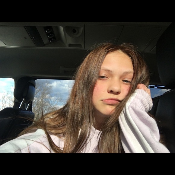 Profile Picture of Jordan ðŸ’• Raszkowski (@jpotato1210) on Poshmark