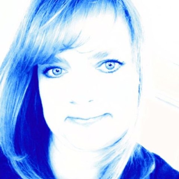 Jodi Kolseth - Poshmark Profile Picture of Jodi Kolseth (@jlkolseth) on Poshmark